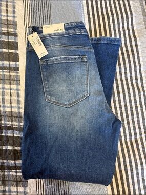 KanCan Women's Ankle Crop Capri Jeans in Medium Blue Wash